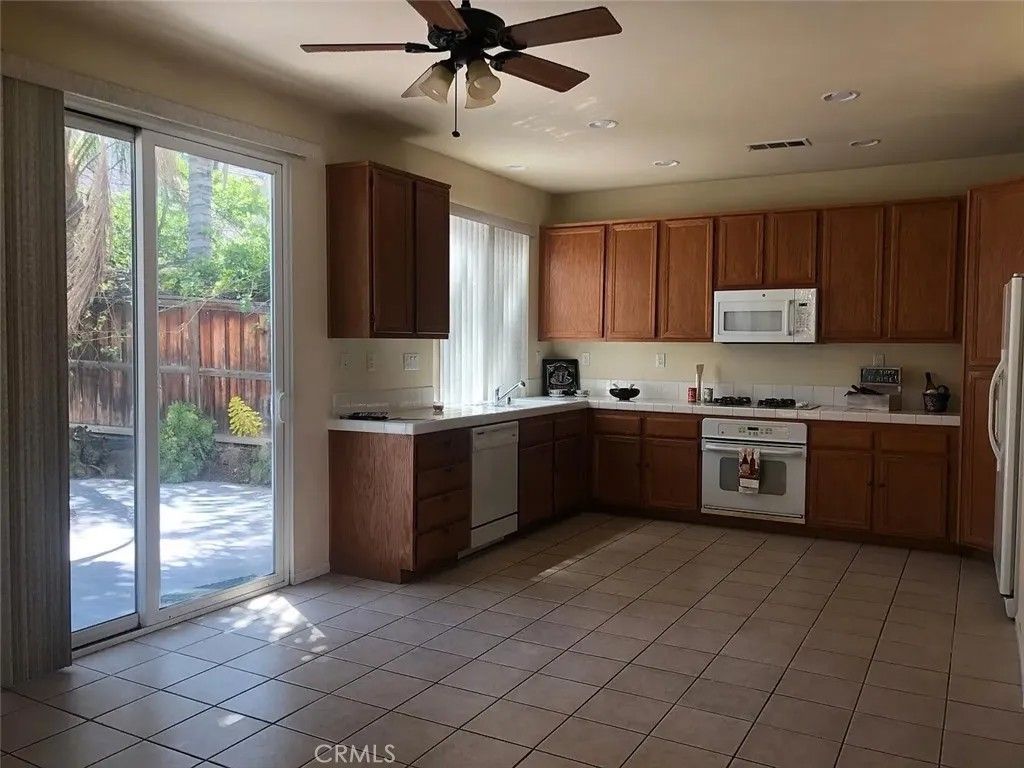 Photo of 33365 Alagon ST, Temecula, CA 92592 (MLS # SW26097245)