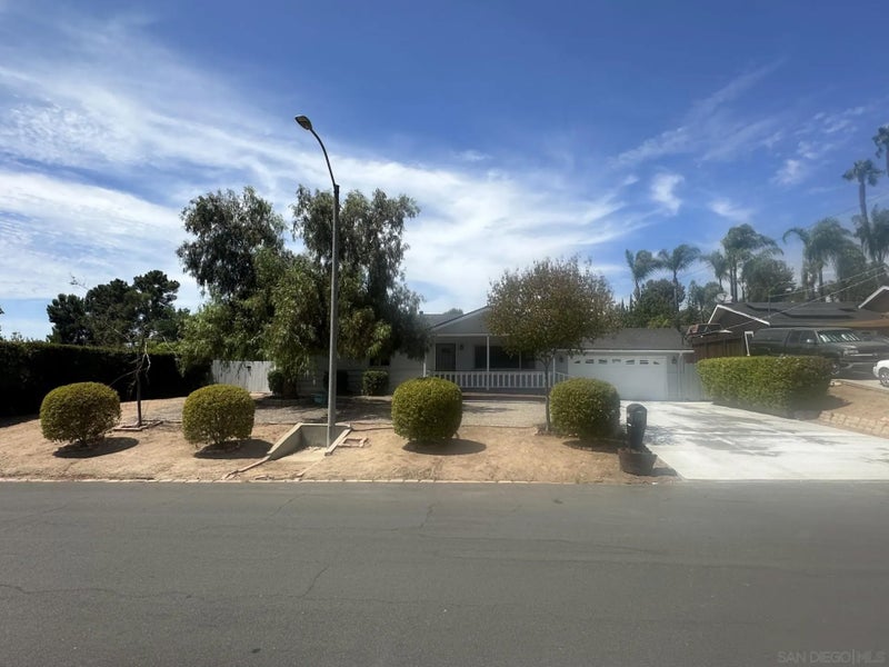 2738 Oak Hill Dr