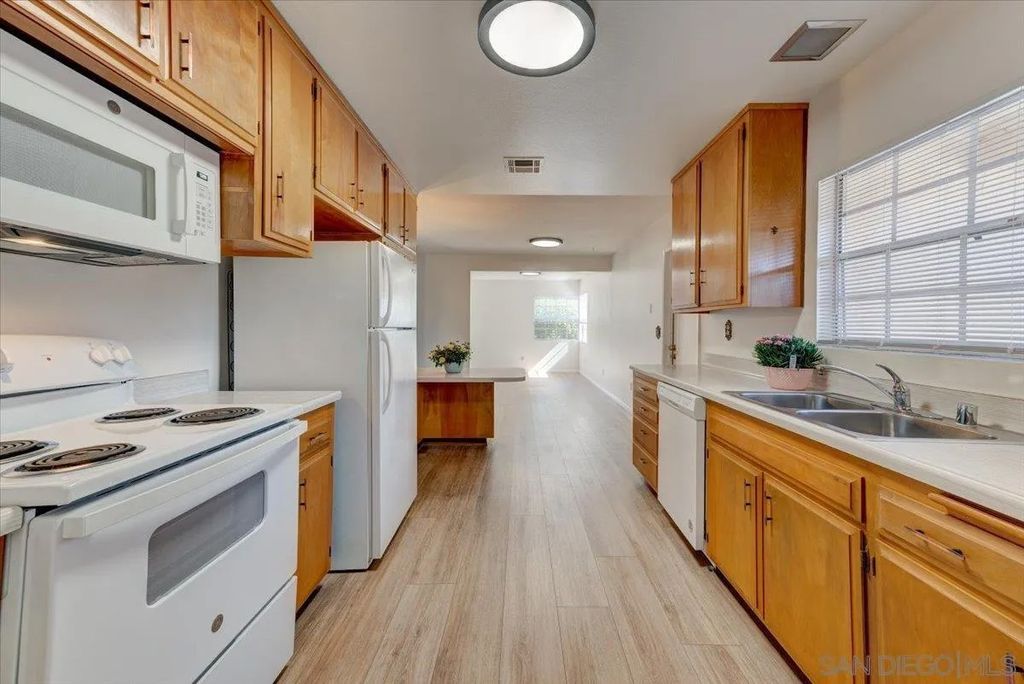 Photo of 6734 Sunny Brae Dr, San Diego, CA 92119 (MLS # 260007150)