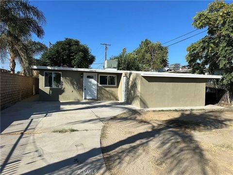 Tiny photo for 18670 9th Street, Bloomington, CA 92316 (MLS # IV25232547)