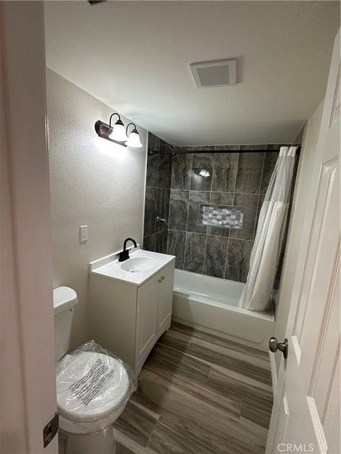 Tiny photo for 18670 9th Street, Bloomington, CA 92316 (MLS # IV25232547)
