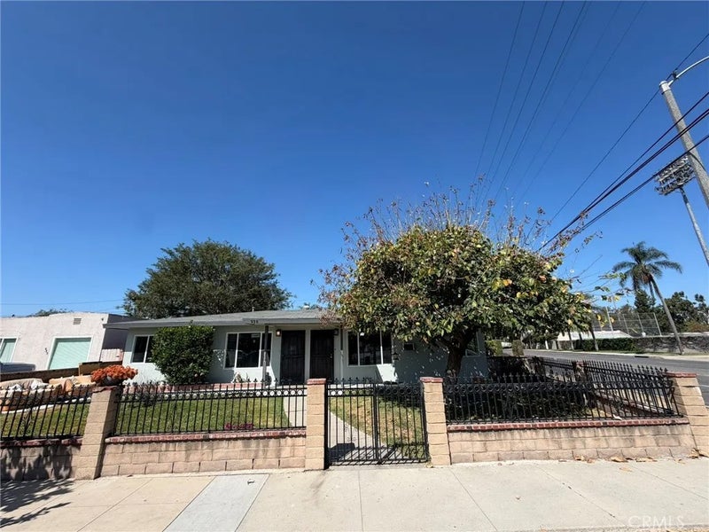 939 N Clementine
