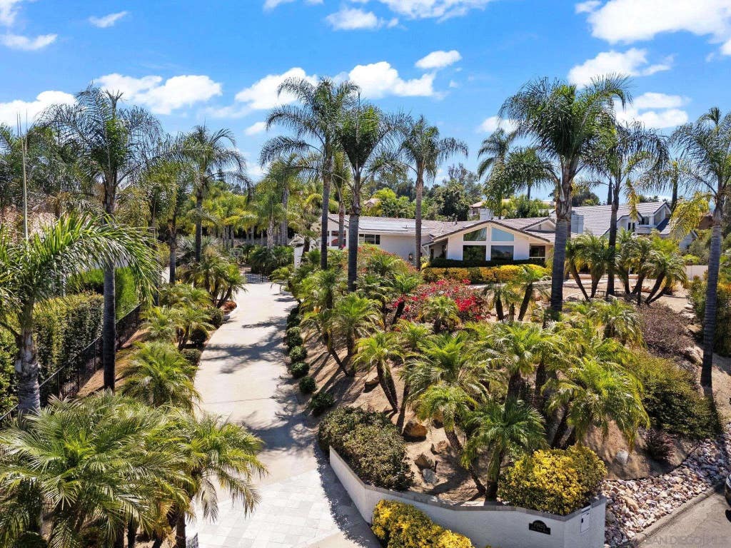 Photo of 15925 Lime Grove Rd, Poway, CA 92064 (MLS # 260013218)