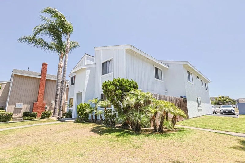 4822 Neely
