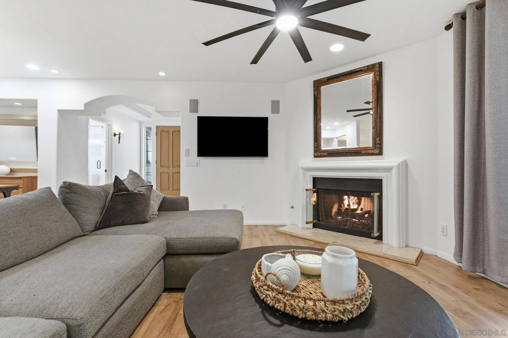 2842 Torrey Pines Rd