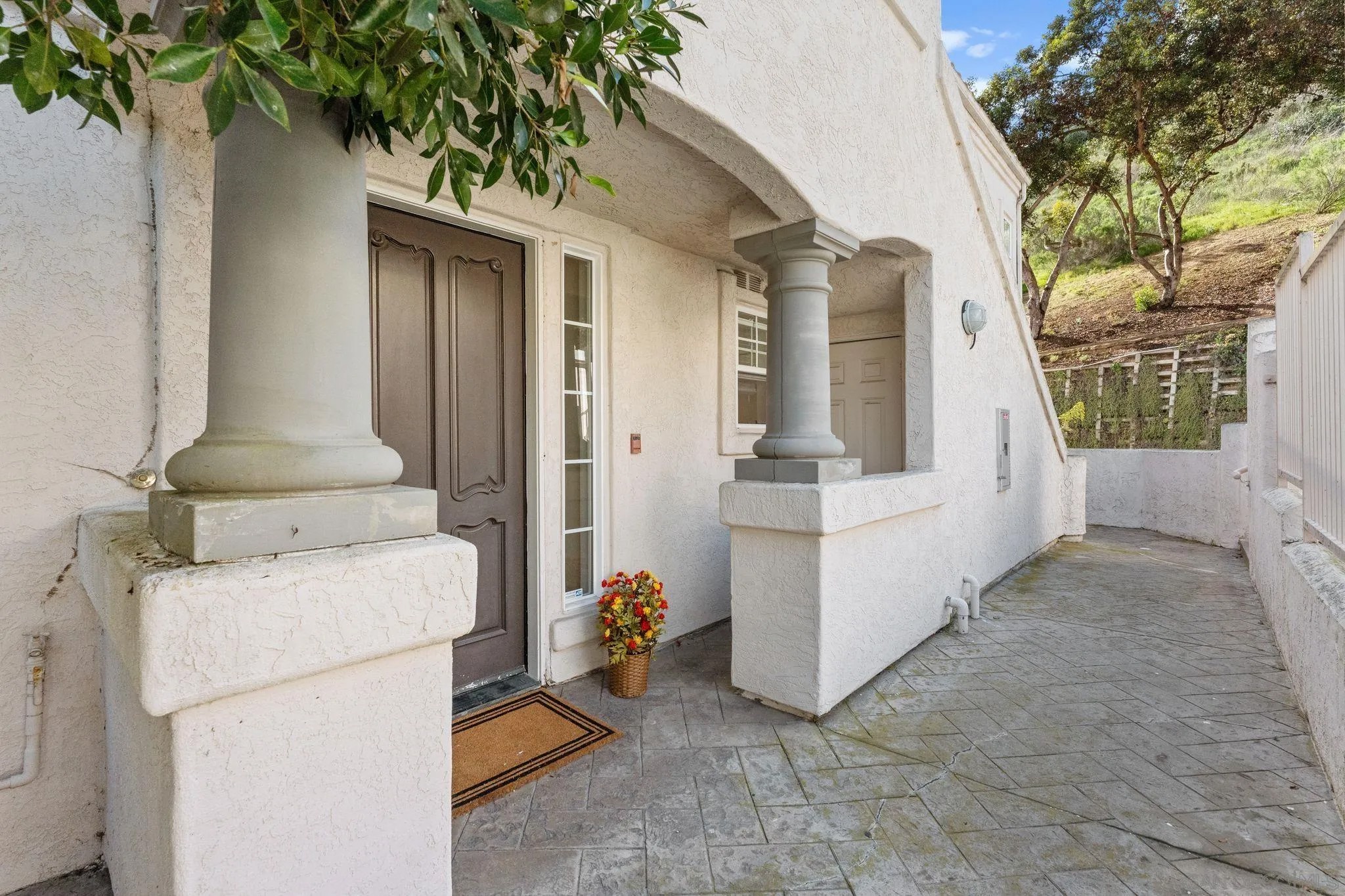 2842 Torrey Pines Rd