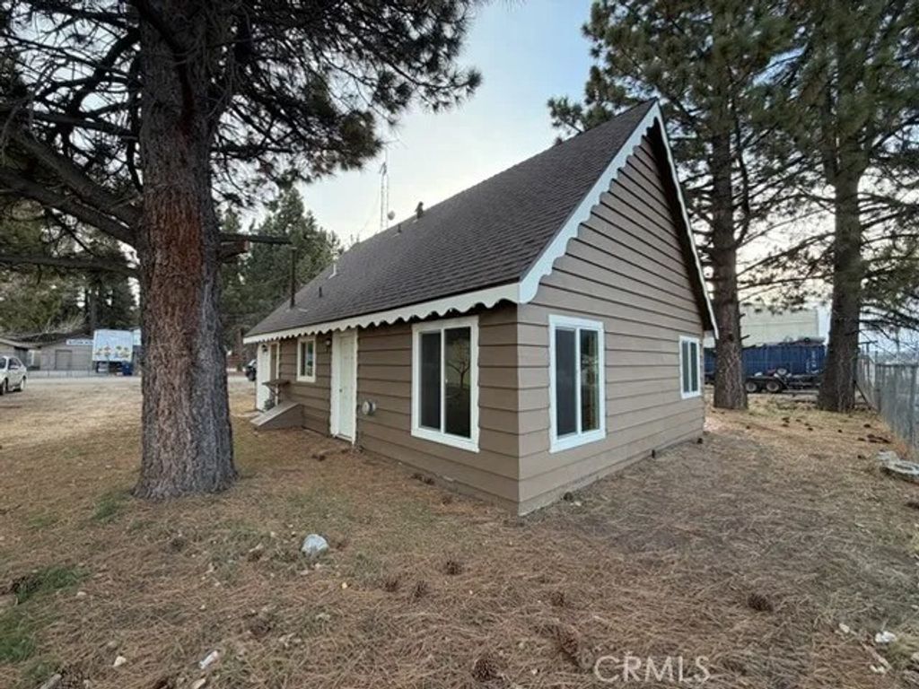 Photo of 345 W Fairway Blvd, Big Bear Lake, CA 92314 (MLS # IG26029689)