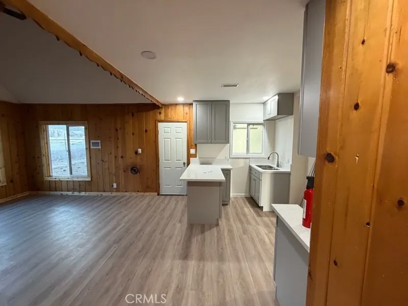 345 W Fairway