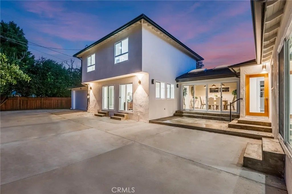 Photo of 5010 Sunnyslope Avenue, Sherman Oaks, CA 91423 (MLS # SR26003746)