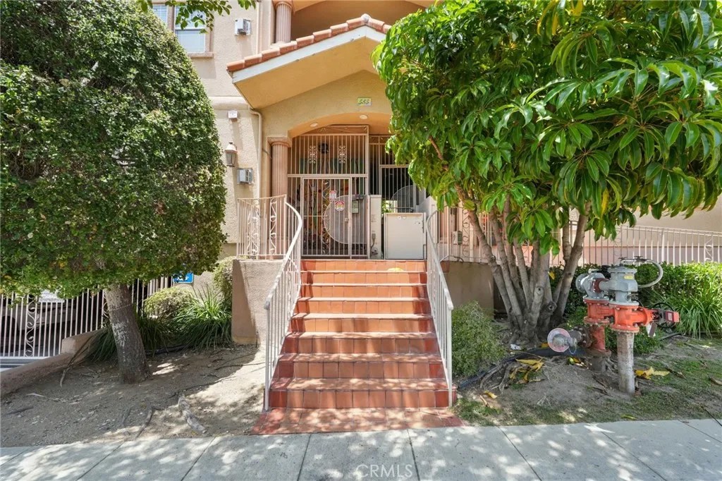 555 E Santa Anita 301