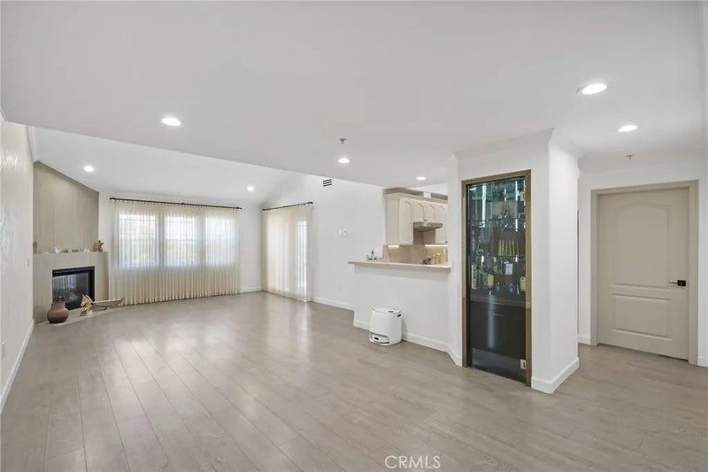 555 E Santa Anita 301