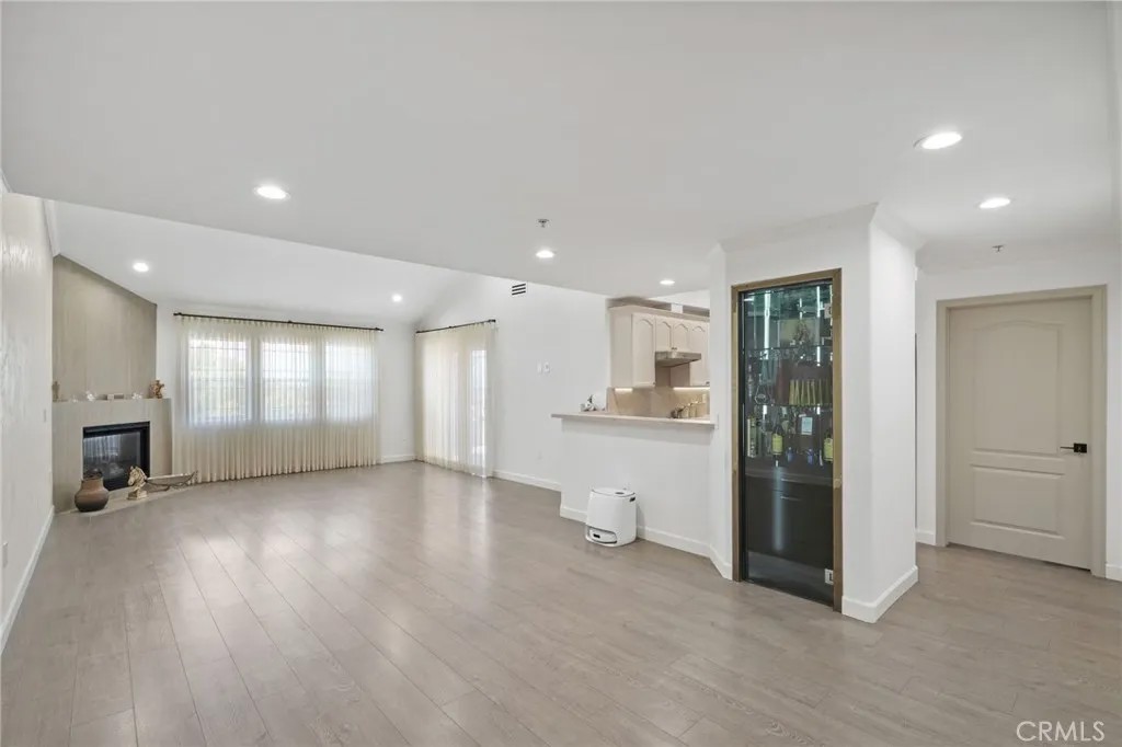 555 E Santa Anita 301