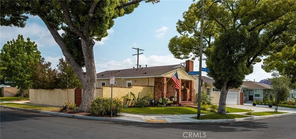 Photo of 5305 E Carita Street, Long Beach, CA 90808 (MLS # RS26095308)