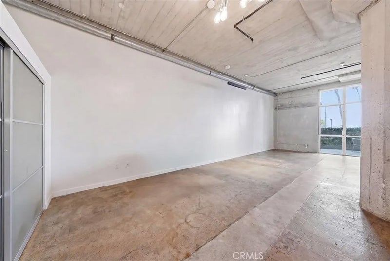 825 E 4th St 101