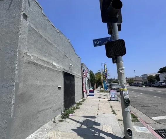 9223 S San Pedro