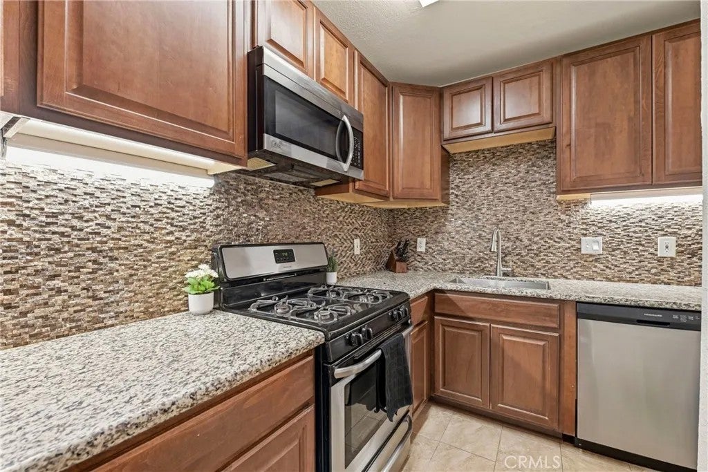 Photo of 868 E Alvarado ST #44, Fallbrook, CA 92028 (MLS # ND26159904)