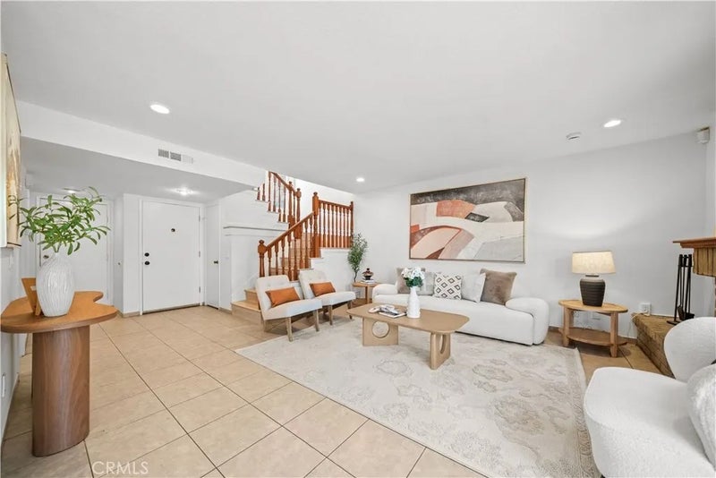 849 S Mountain