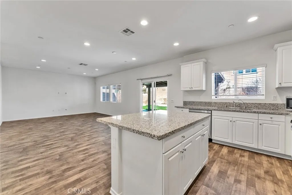 2843 E Alberta