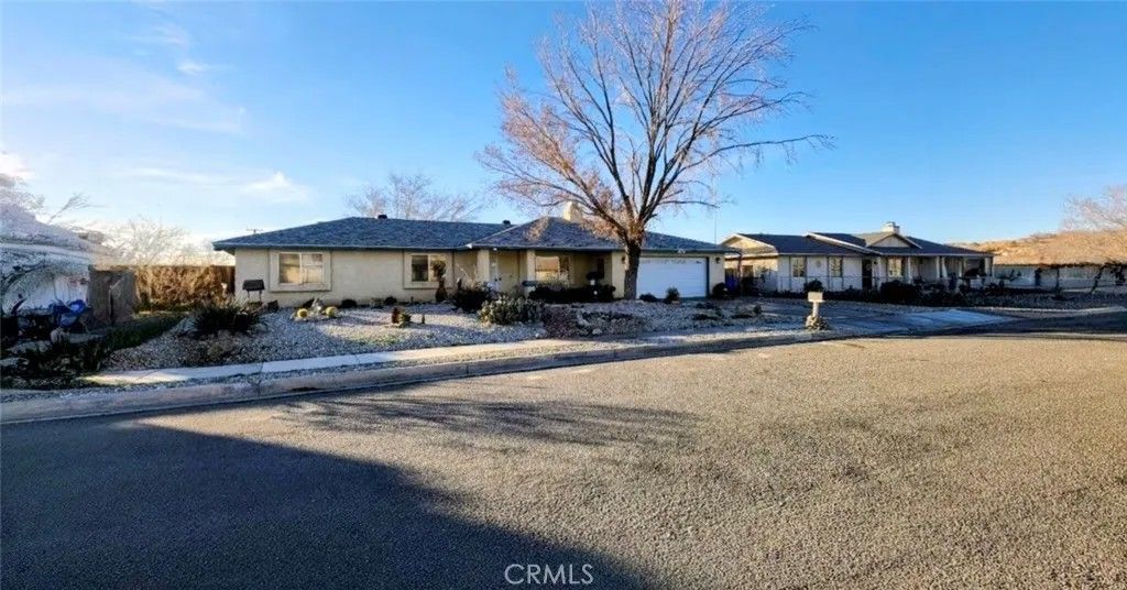 Photo of 13422 Nicola Rd, Apple Valley, CA 92308 (MLS # HD26013176)