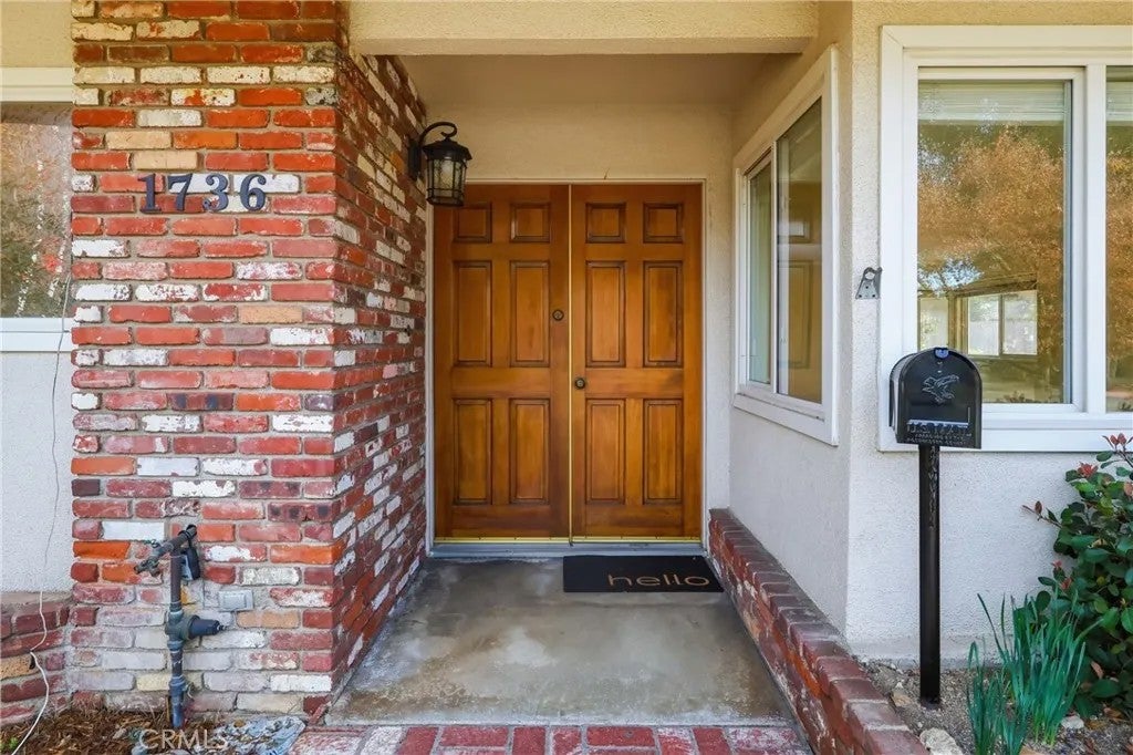 1736 Sumner