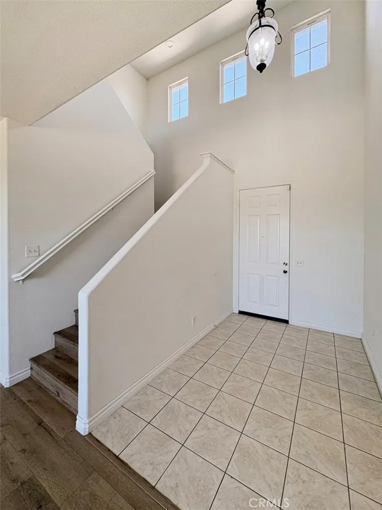 1040 E Avenue K11