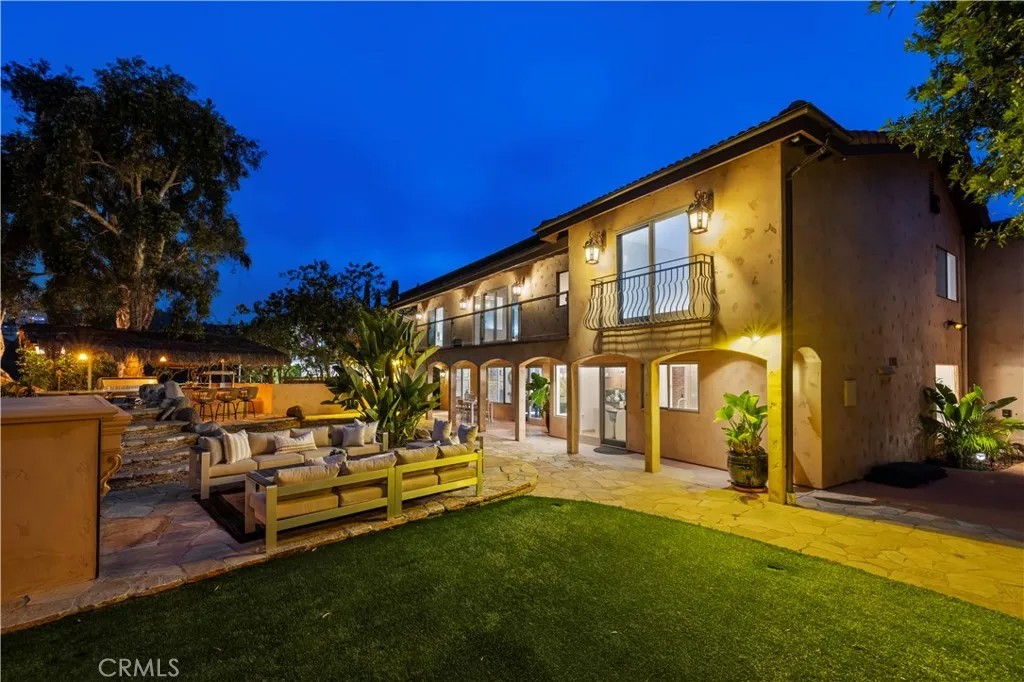 8000 Oceanus Drive