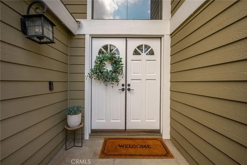 26075 Las Flores C