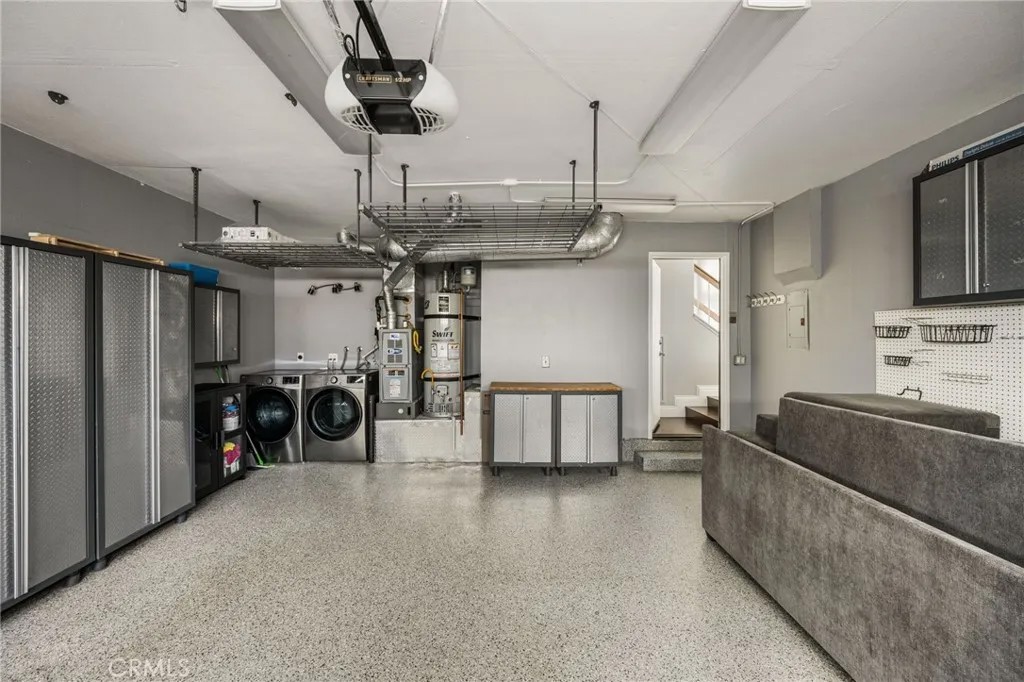 26075 Las Flores C