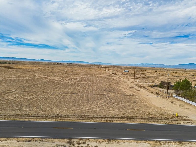 47805 E 60th