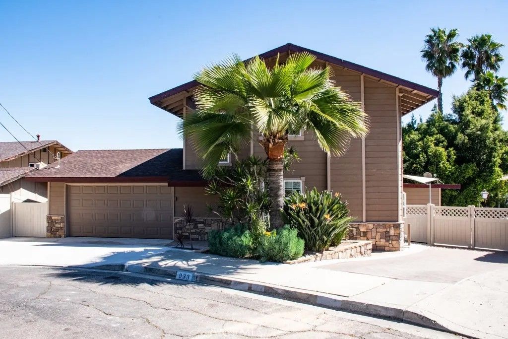 Photo of 933 Eastside Rd, El Cajon, CA 92020 (MLS # IV26053323)