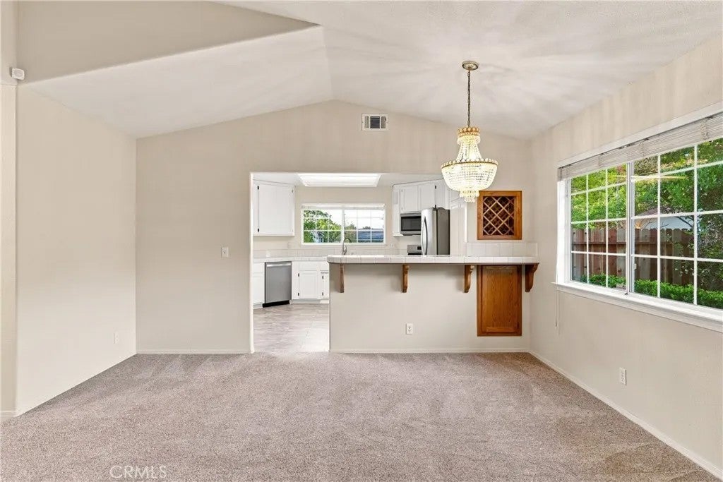 1808 Willowbank
