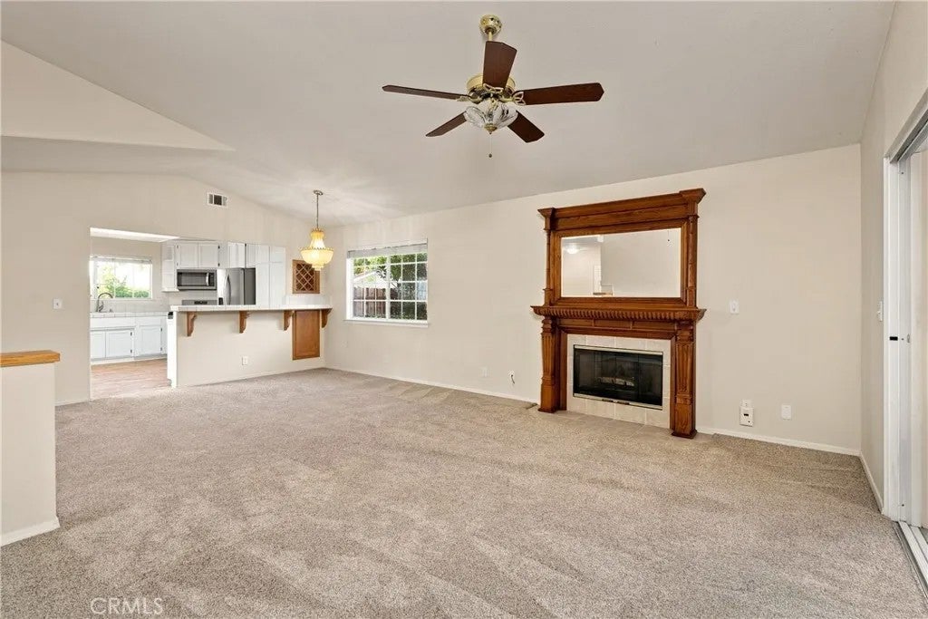 1808 Willowbank