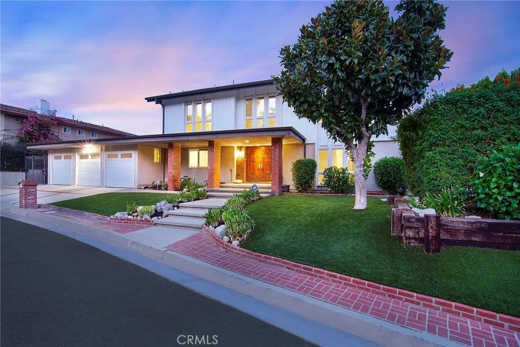 Photo of 19695 Valdez Drive, Tarzana, CA 91356 (MLS # SR25251855)