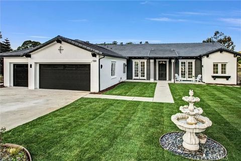 Photo of 1355 Duckwalk Road, San Marcos, CA 92069 (MLS # CV26021282)