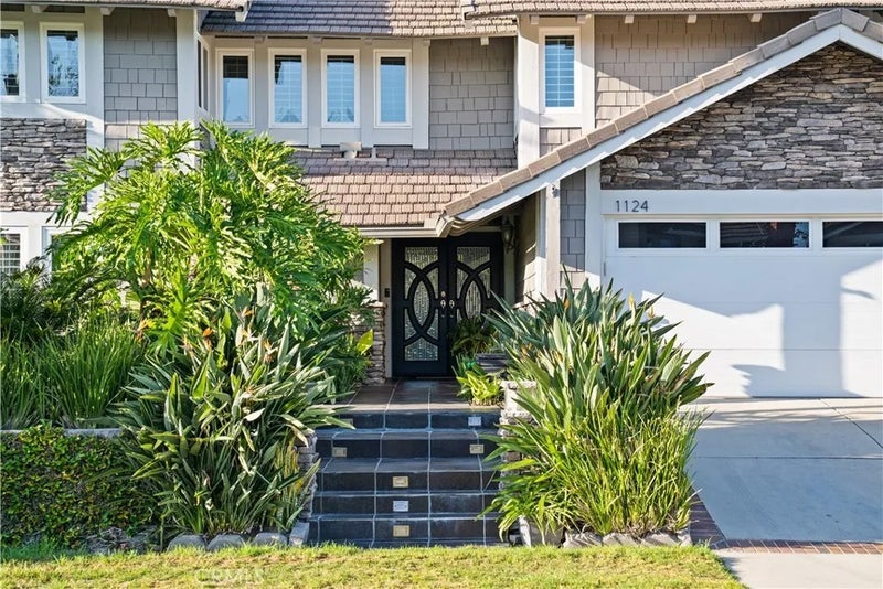 1124 Dennis Drive