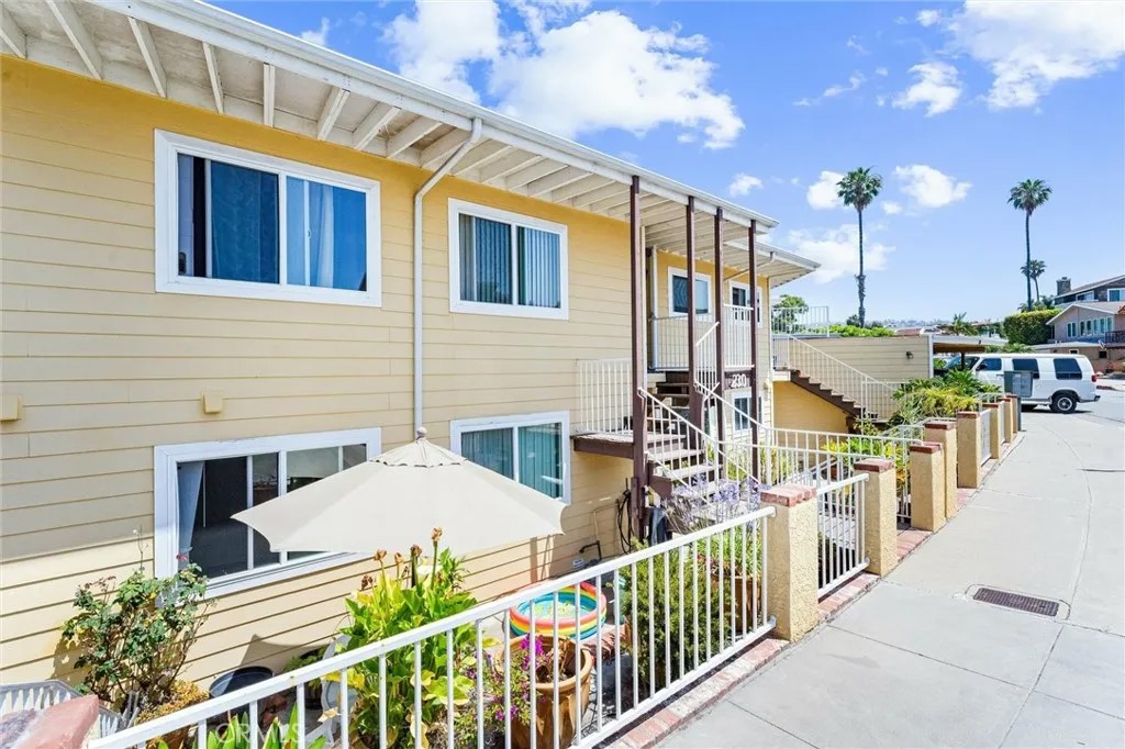 230 Avenida Montalvo