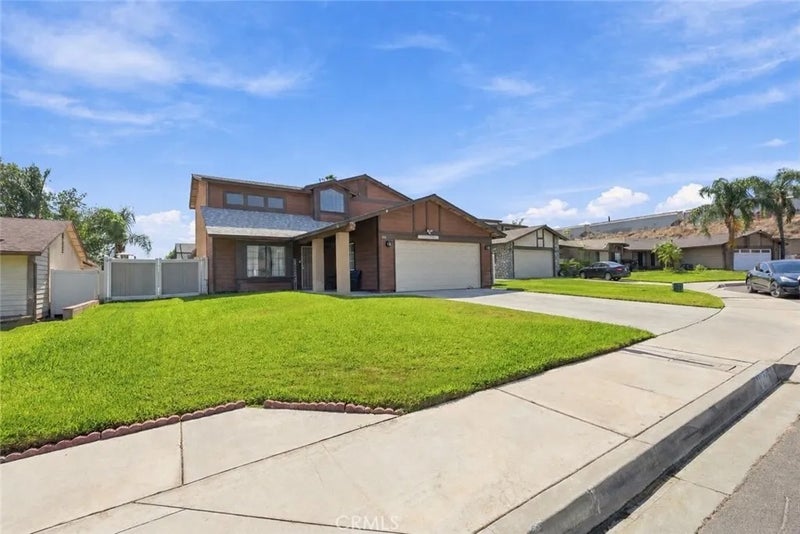 1146 Adel Court