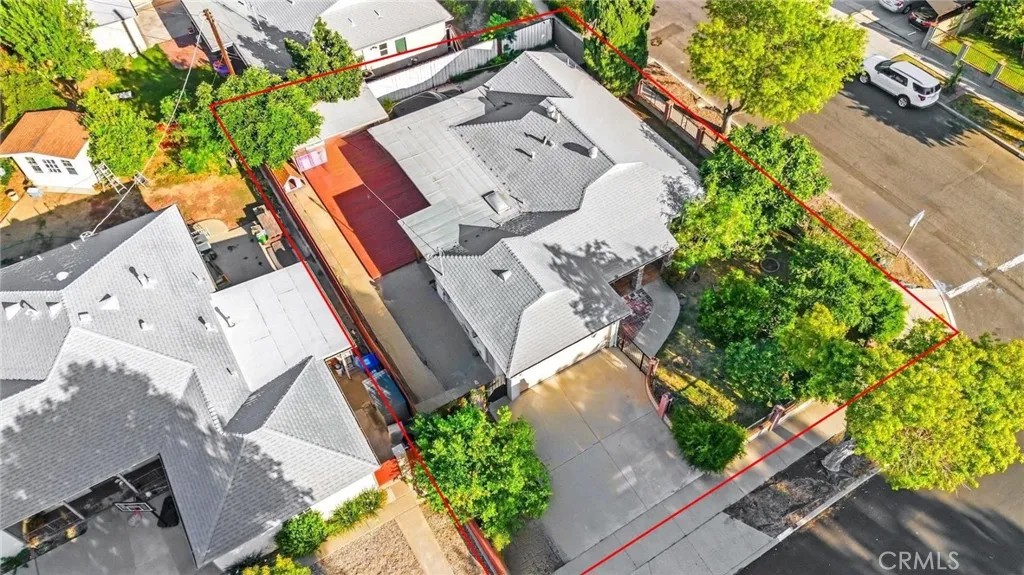 8225 Encino