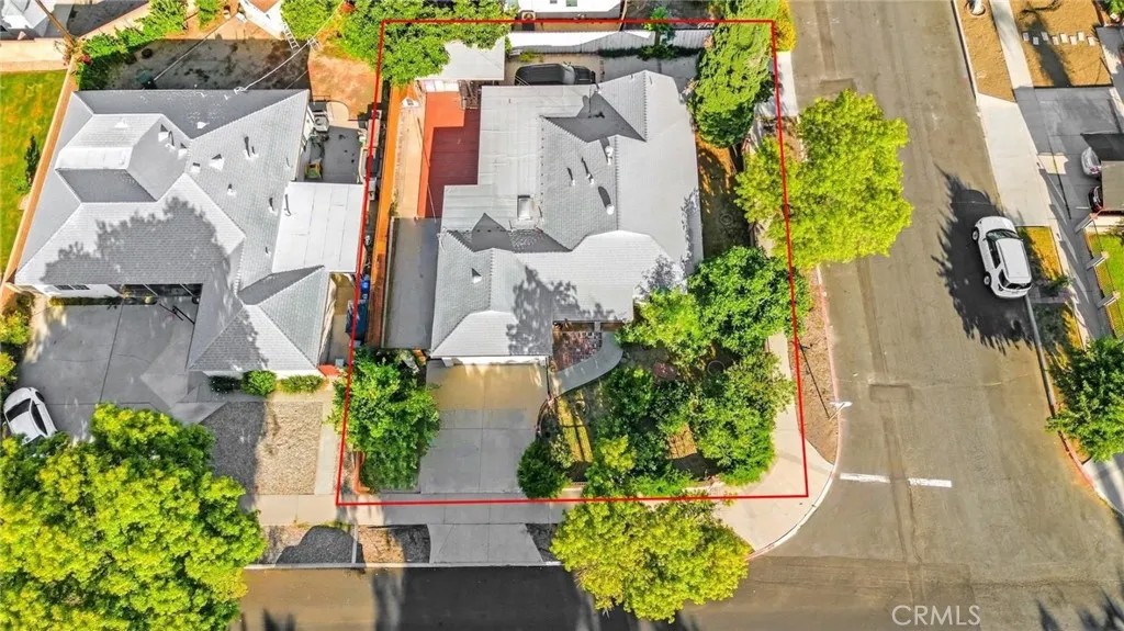 8225 Encino