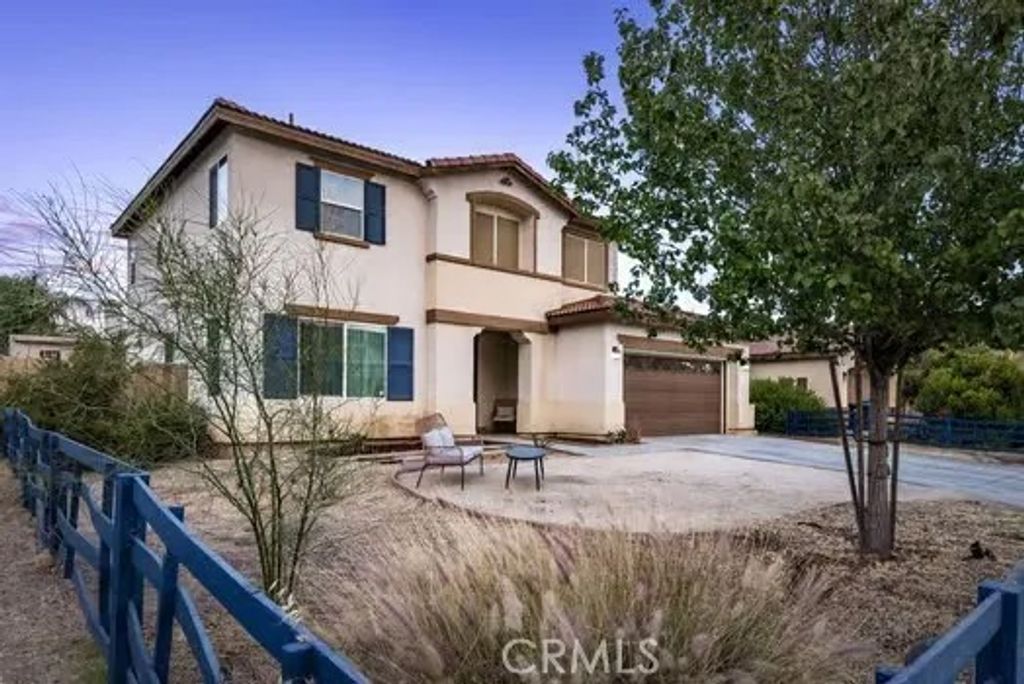 Photo of 25656 Solell Cir, Menifee, CA 92585 (MLS # SW26112754)