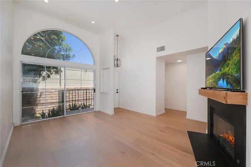 5455 Sylmar Avenue 2103