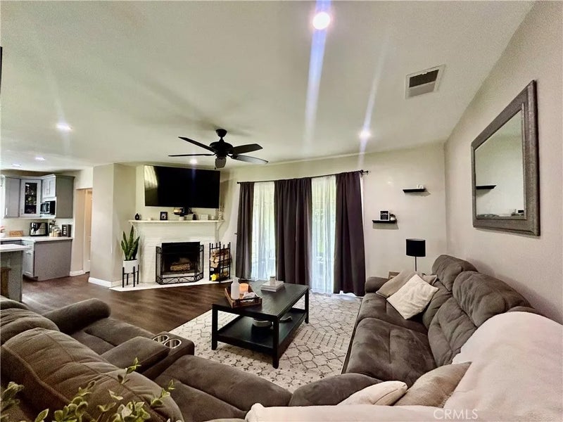 205 E Cypress