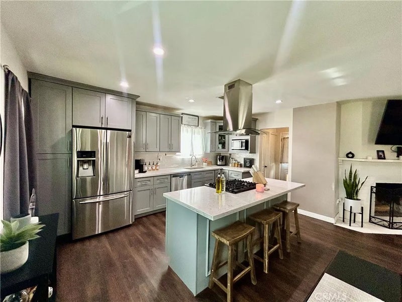205 E Cypress