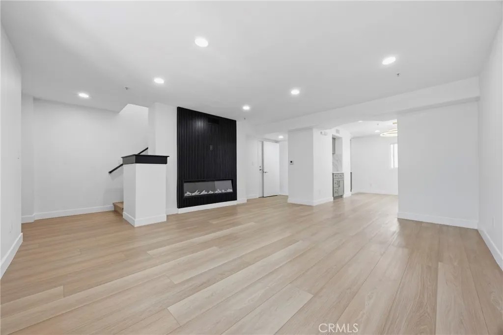 645 W Regent