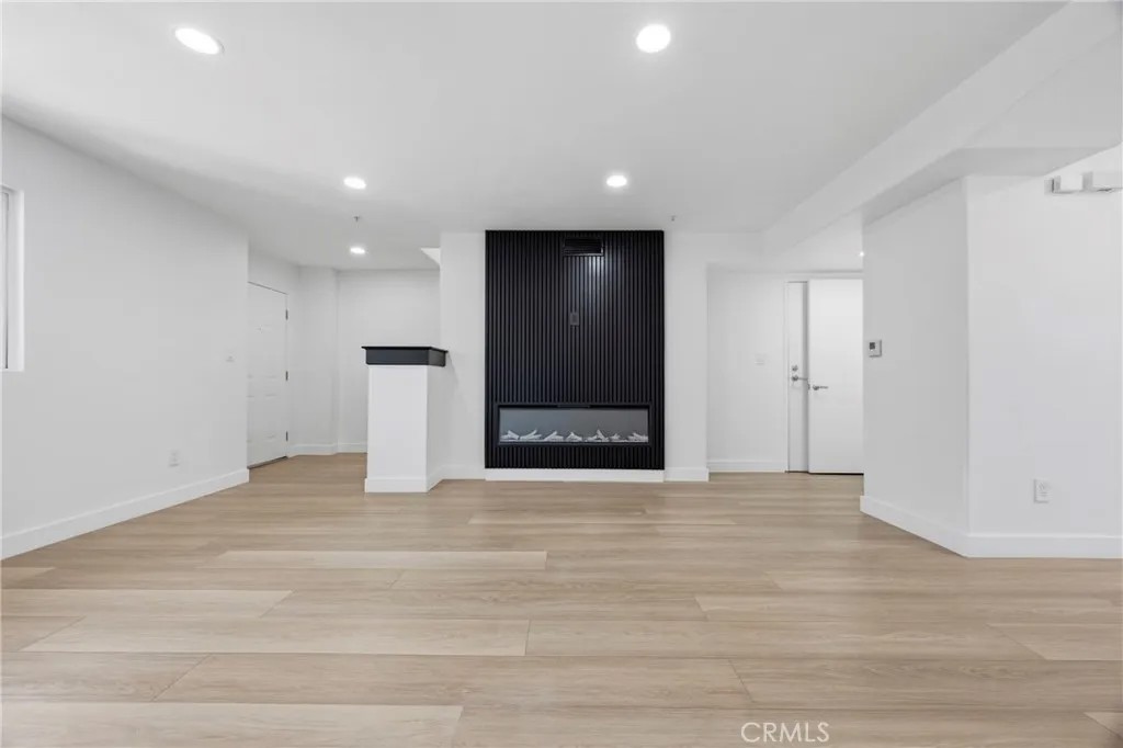 645 W Regent