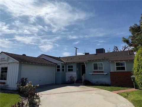 Photo of 7059 Varna Ave, North Hollywood, CA 91605 (MLS # SR26039222)
