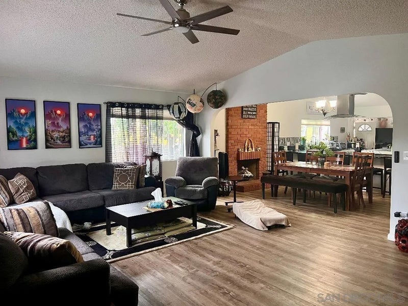 1374 Leaf Terrace