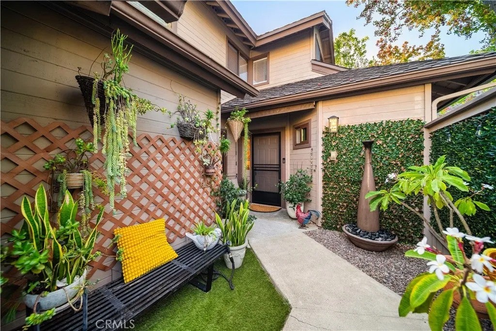 2071 Meadow View