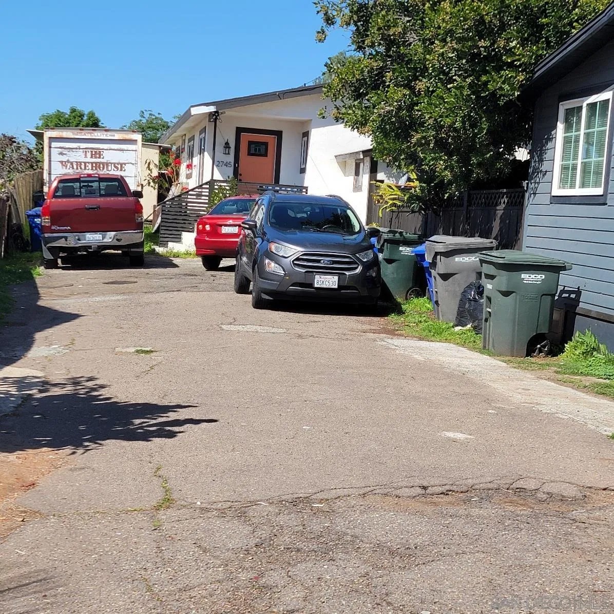 2743-2745 Ridgeway Dr.