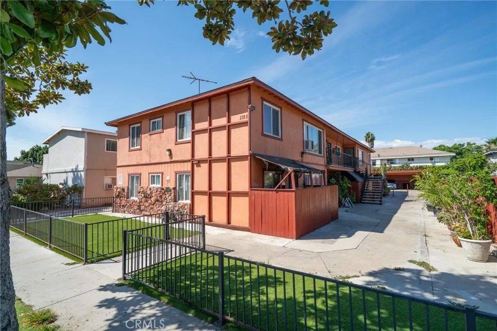 Photo of 1125 N Mayfair Avenue, Anaheim, CA 92801 (MLS # OC25240570)